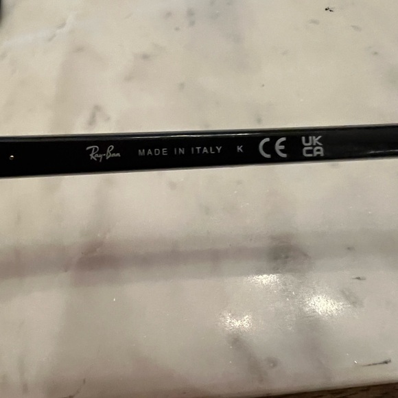 Ray-Ban Black Sunglasses Accessories - Picture 5 of 12